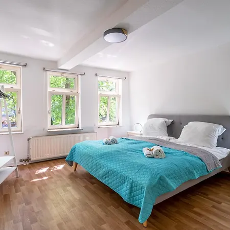 Gemuetliche 2-Zimmer Wohnung - Balkon - Parkplatz - Smart Tv - Arbeitsplatz Friedberg  Exterior photo
