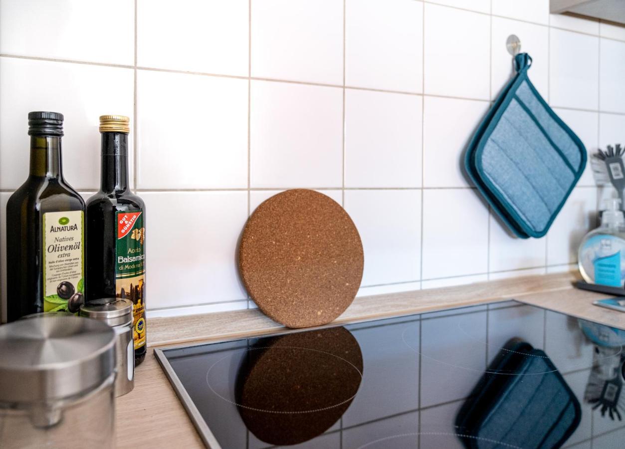 Gemuetliche 2-zimmer - Balkon - Parkplatz - Smart Tv - Arbeitsplatz Apartment