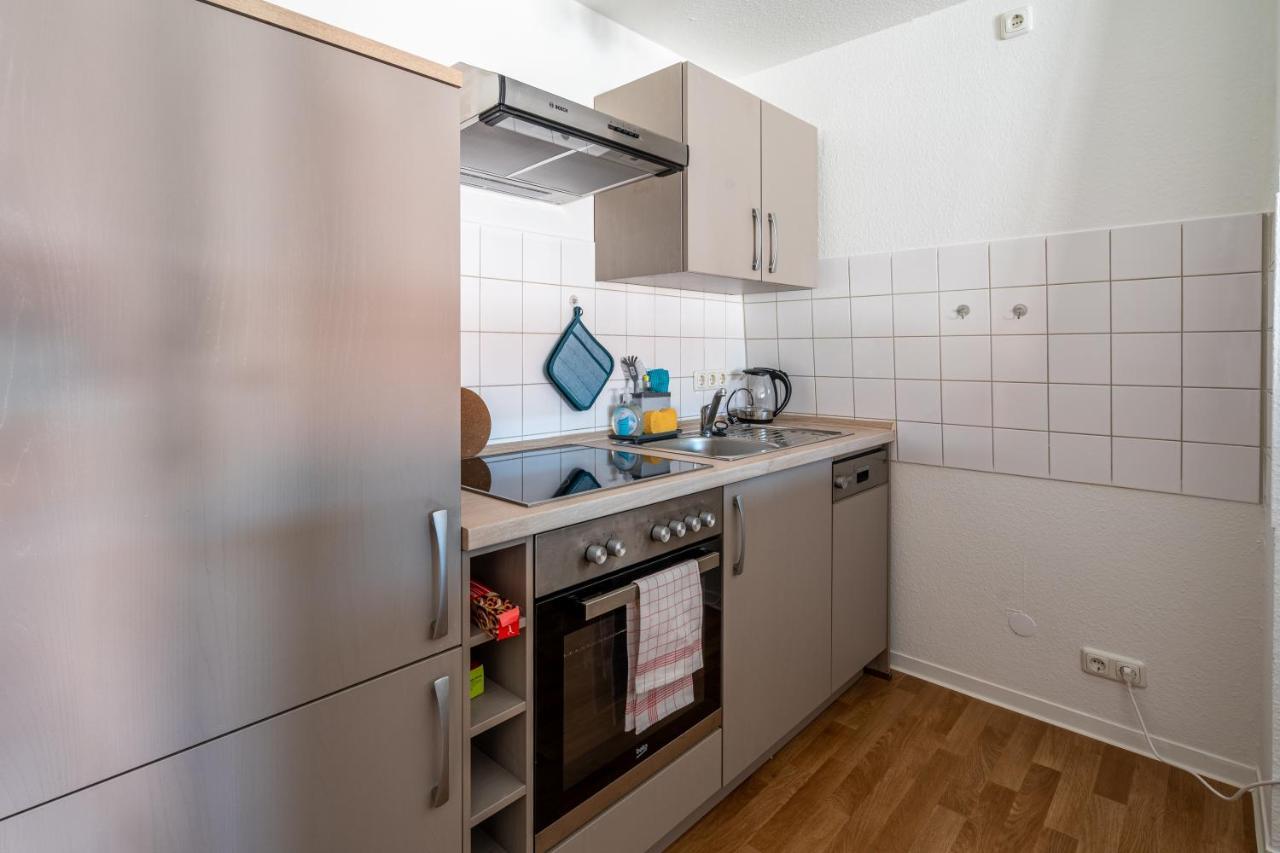 Gemuetliche 2-zimmer - Balkon - Parkplatz - Smart Tv - Arbeitsplatz Apartment *